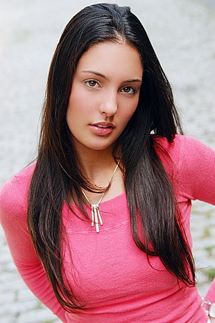 Nicole D
